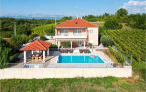 Gorgeous Home In Trilj
